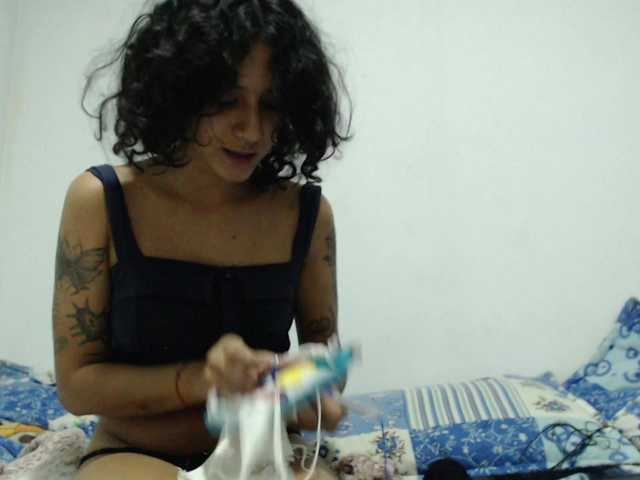 AlinaWoolf's BongaCams show and profile