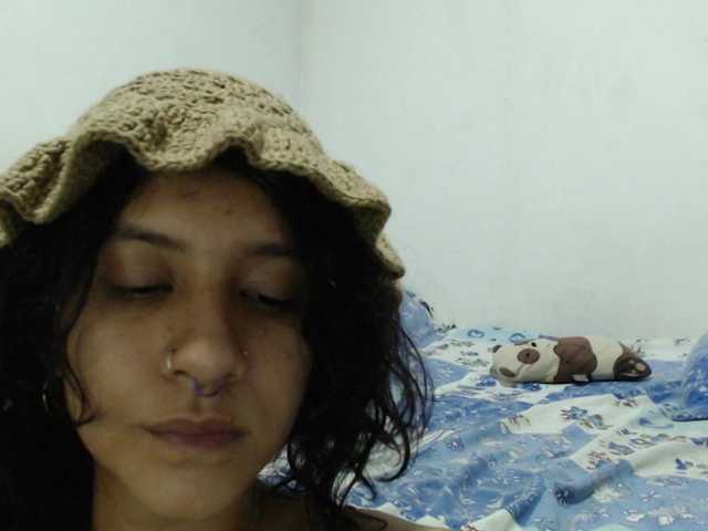 AlinaWoolf's BongaCams show and profile