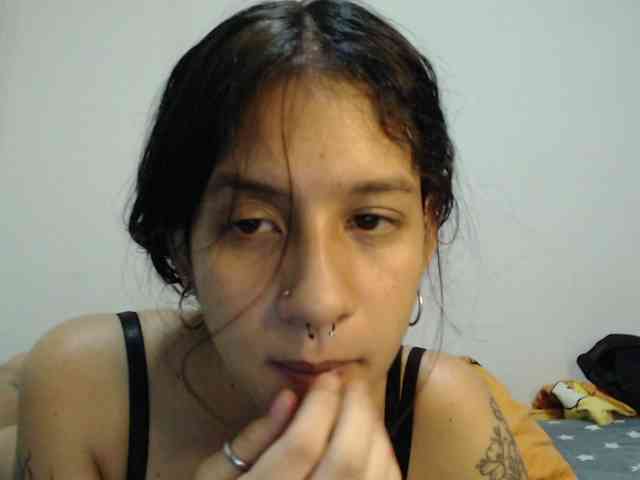 AlinaWoolf webcam