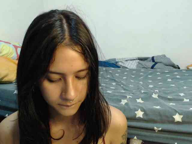 AlinaWoolf webcam