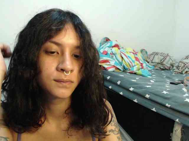 AlinaWoolf webcam