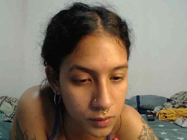 AlinaWoolf webcam