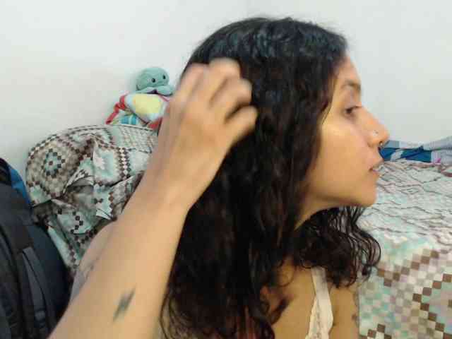 AlinaWoolf webcam