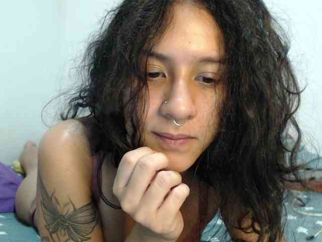AlinaWoolf webcam