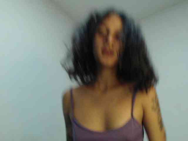 AlinaWoolf webcam