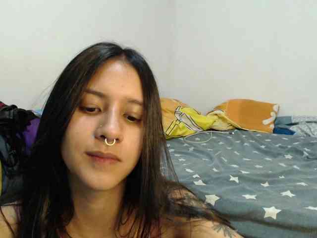 AlinaWoolf webcam