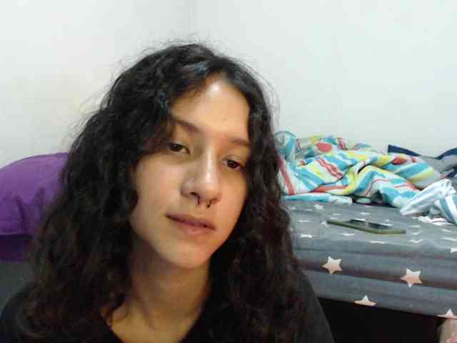 AlinaWoolf webcam