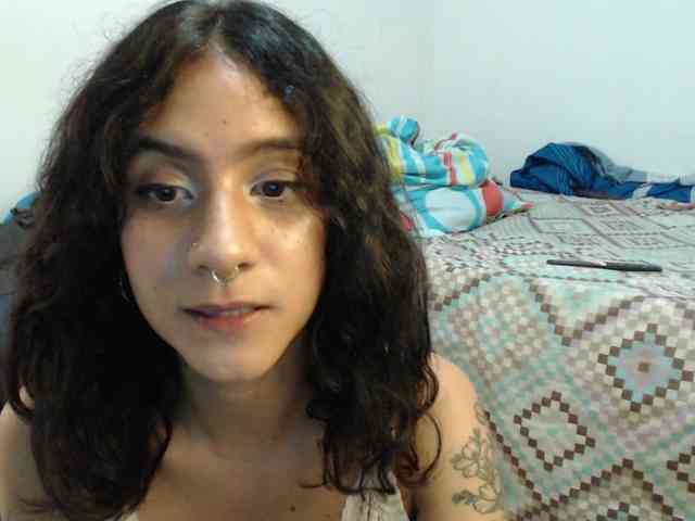 AlinaWoolf webcam