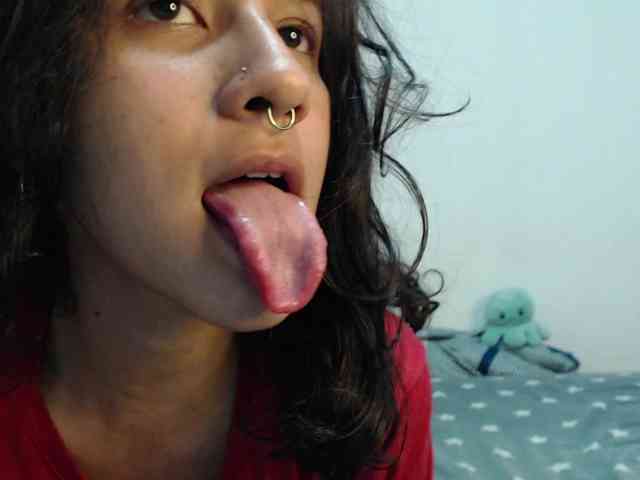 AlinaWoolf webcam