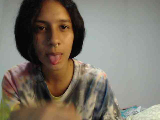 AlinaWoolf webcam