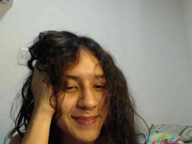 AlinaWoolf webcam