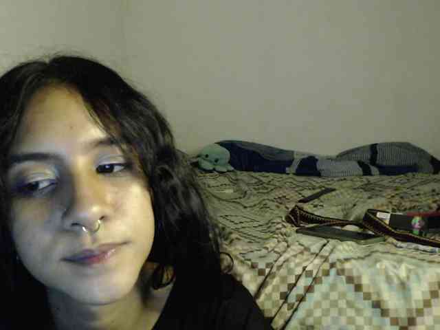 AlinaWoolf webcam