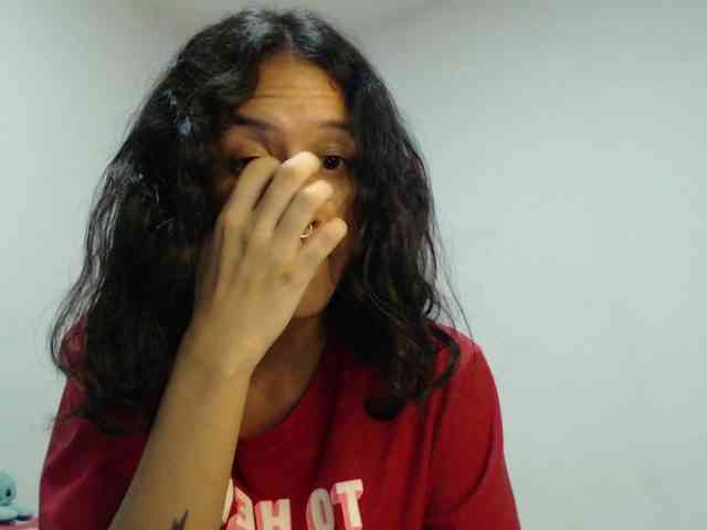 AlinaWoolf webcam