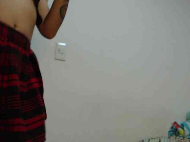 AlinaWoolf webcam