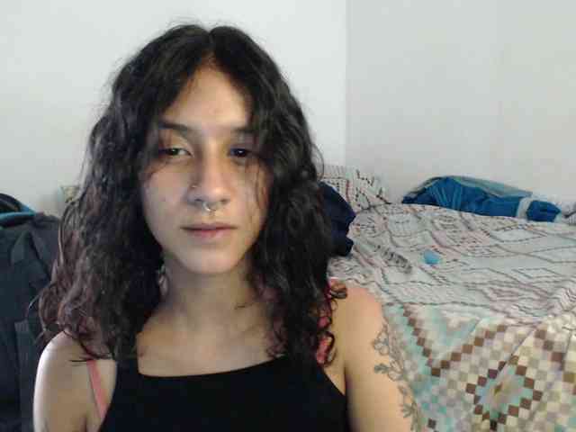 AlinaWoolf webcam