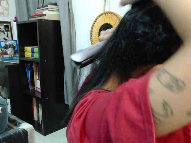 AlinaWoolf webcam