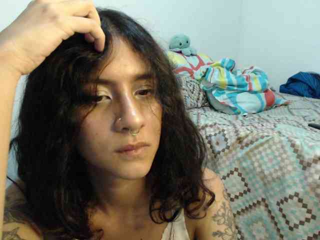 AlinaWoolf webcam
