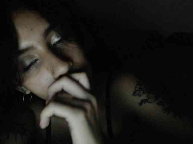 AlinaWoolf webcam
