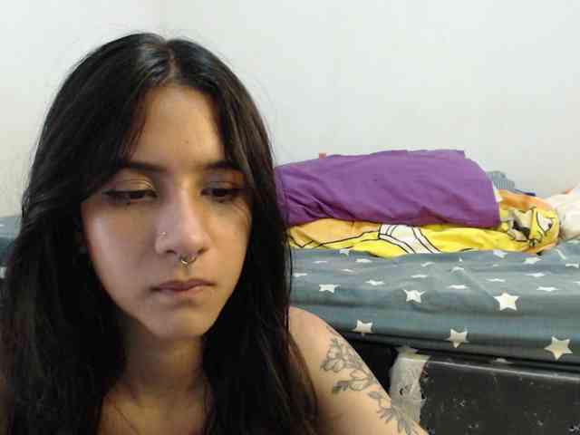 AlinaWoolf webcam