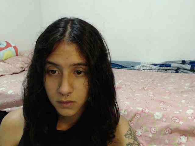 AlinaWoolf webcam
