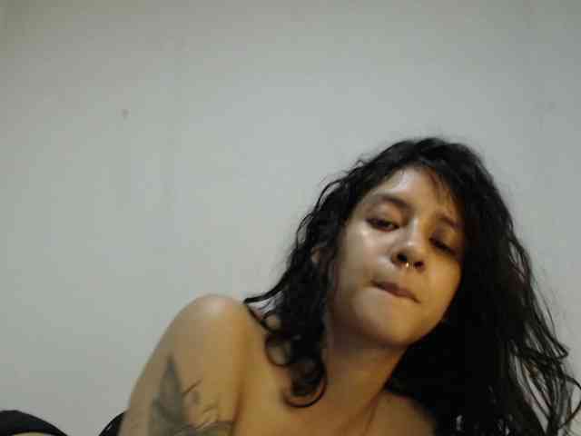 AlinaWoolf webcam