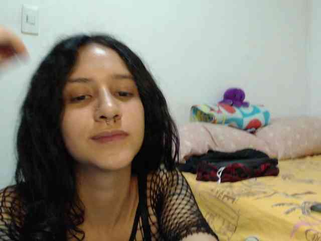 AlinaWoolf webcam