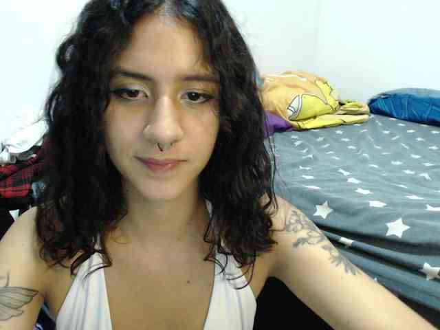 AlinaWoolf webcam