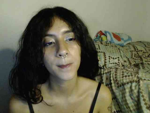 AlinaWoolf webcam