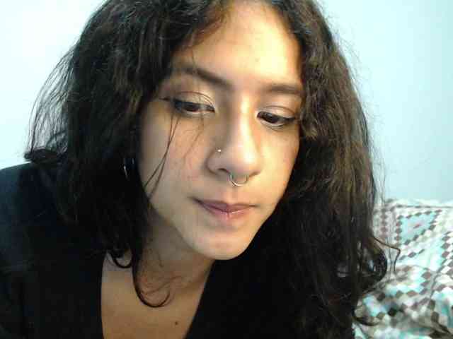 AlinaWoolf webcam