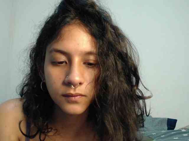 AlinaWoolf webcam