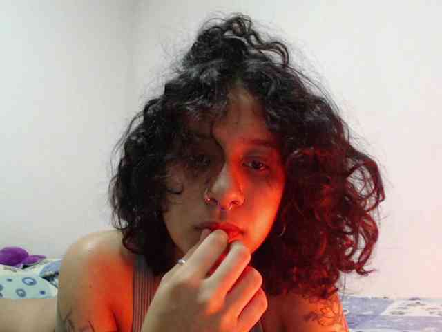 AlinaWoolf Live Webcam on BongaCams