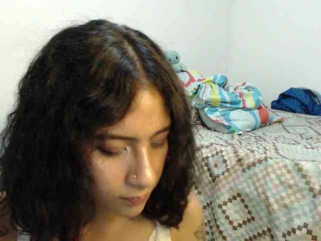 AlinaWoolf webcam