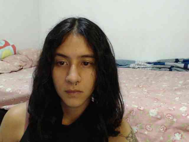 AlinaWoolf webcam