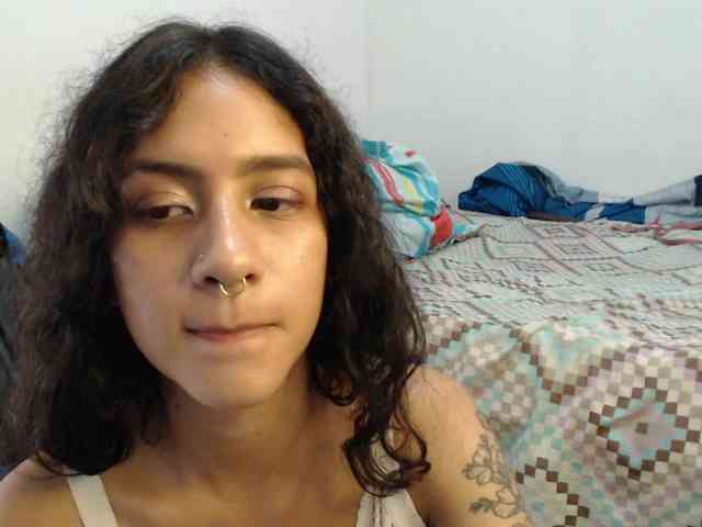 AlinaWoolf webcam