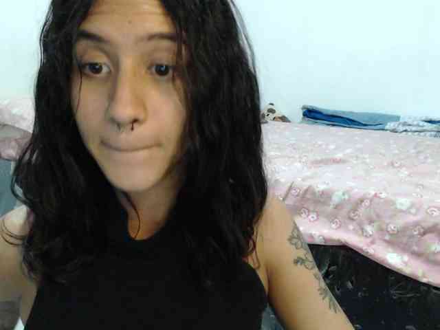 AlinaWoolf webcam