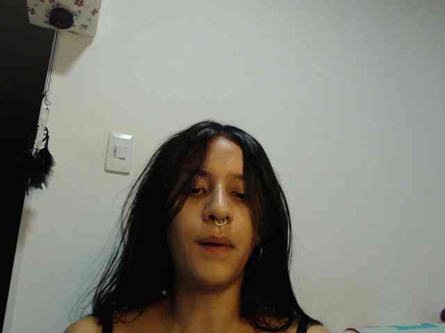 AlinaWoolf webcam