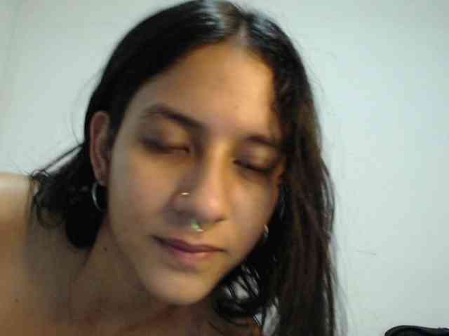 AlinaWoolf webcam
