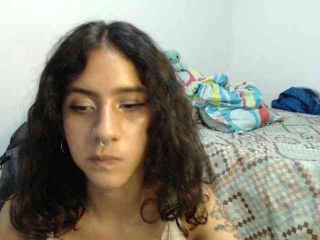 AlinaWoolf webcam