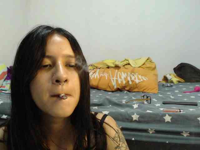 AlinaWoolf webcam