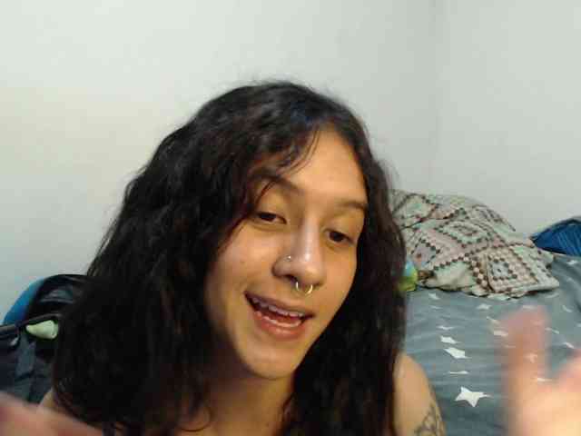 AlinaWoolf webcam