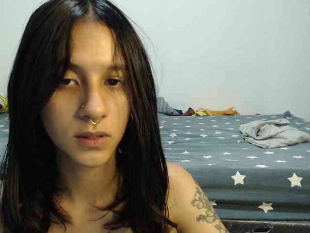 AlinaWoolf webcam