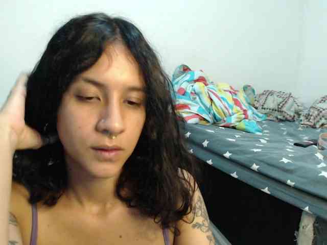 AlinaWoolf webcam