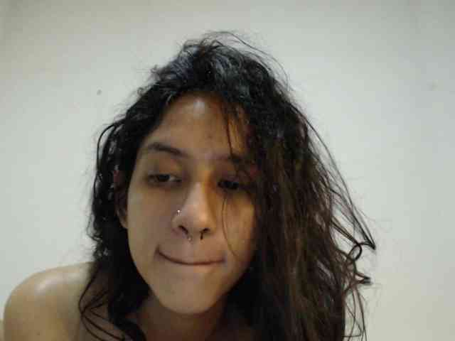 AlinaWoolf webcam