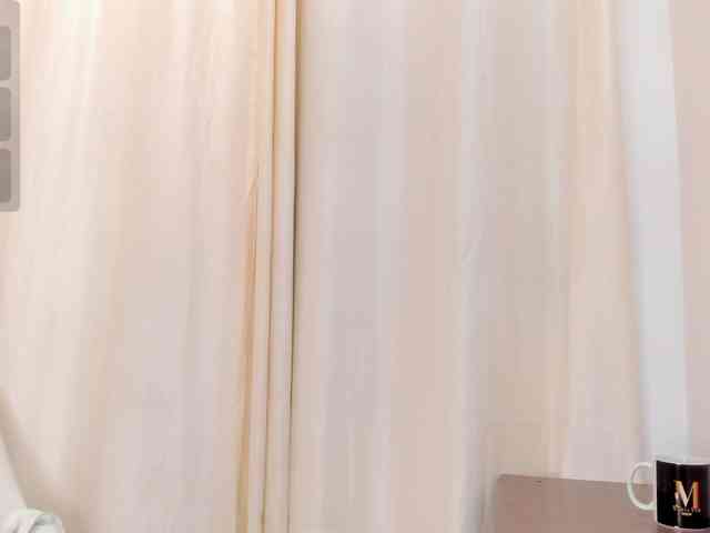 SallyAzmani webcam
