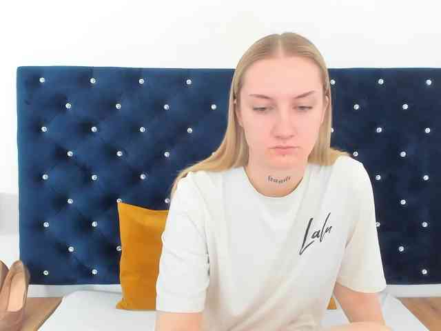 AlexaKisses
