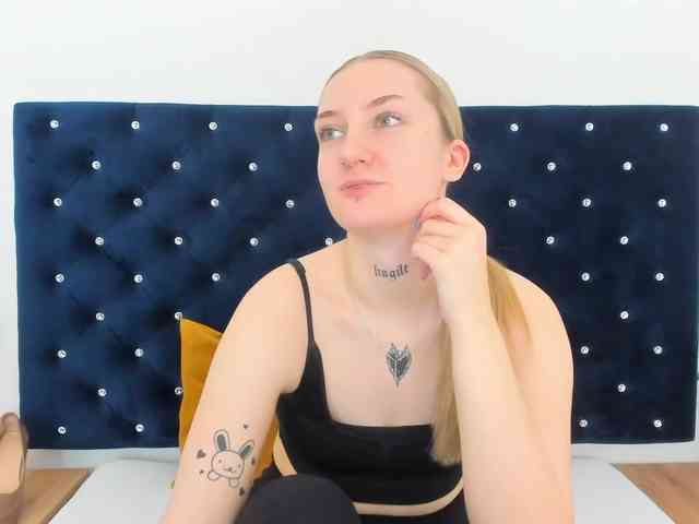 AlexaKisses