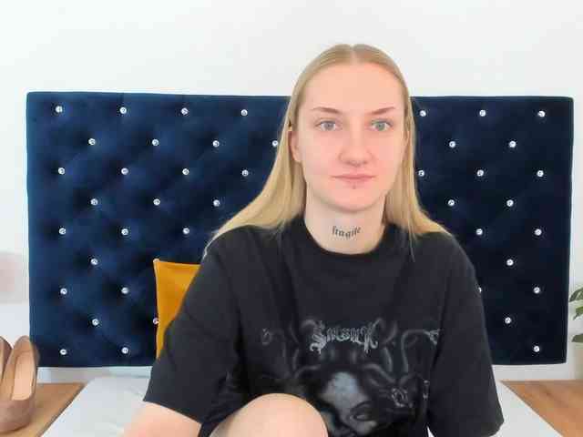 AlexaKisses