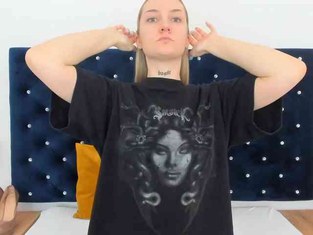 AlexaKisses
