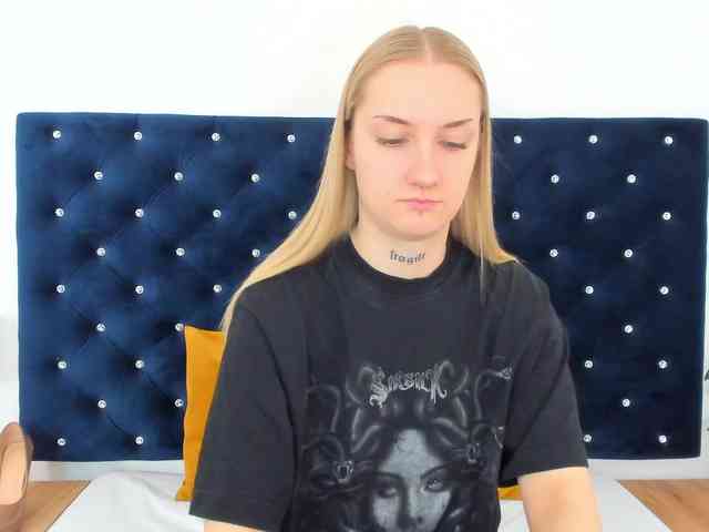 AlexaKisses