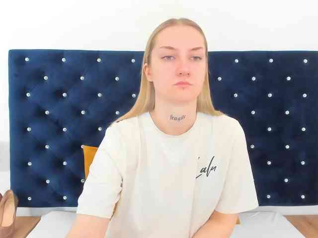 AlexaKisses Live Webcam on BongaCams